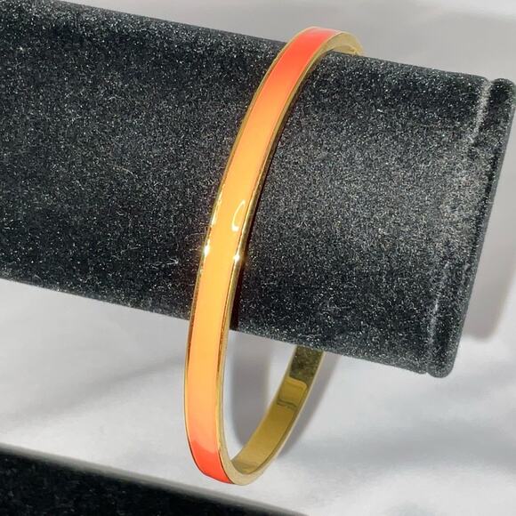 J CREW ORANGE ENAMEL GOLD TONE DESIGNER BANGLE BRACELET 3” - Picture 1 of 8